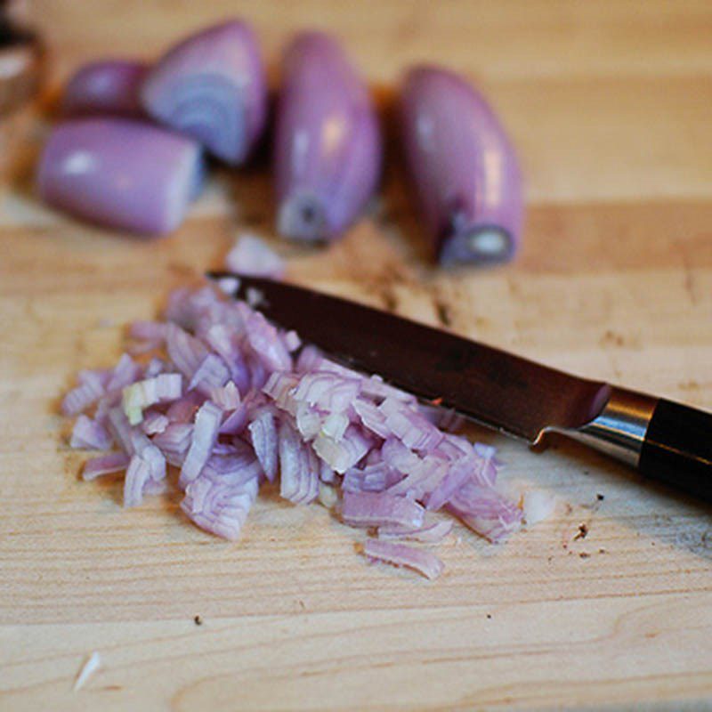 Step 1 Prepare pig brain Steamed pig brain with mugwort