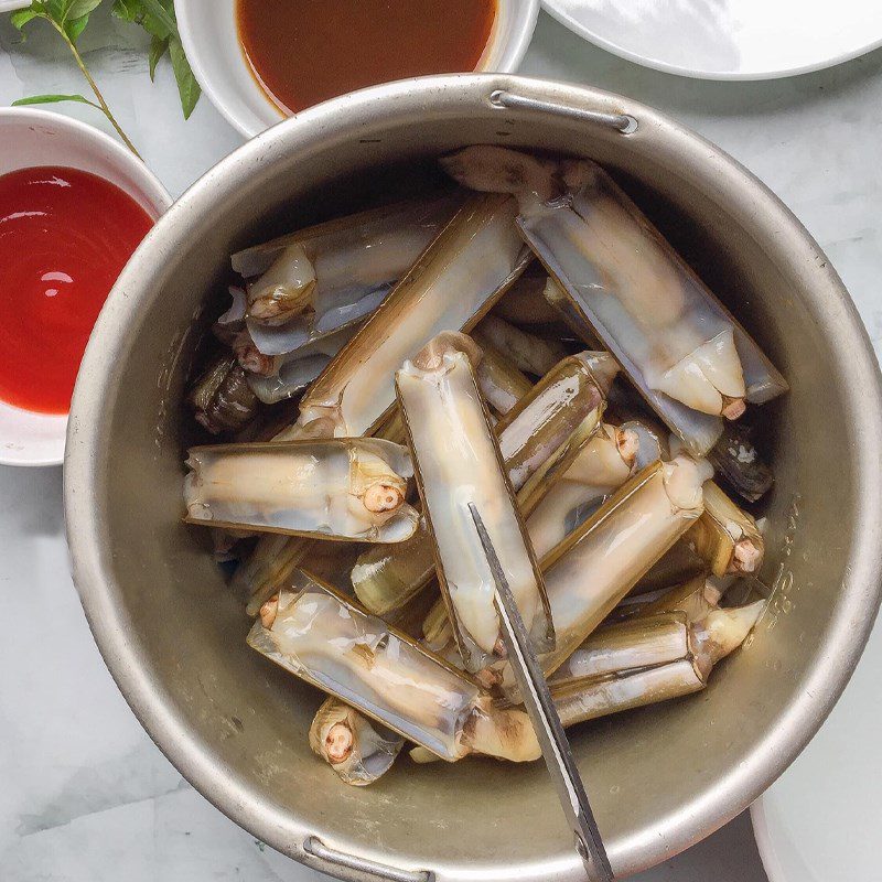 Step 1 Prepare the clams Stir-fried Clams with Tamarind (recipe shared by a user)