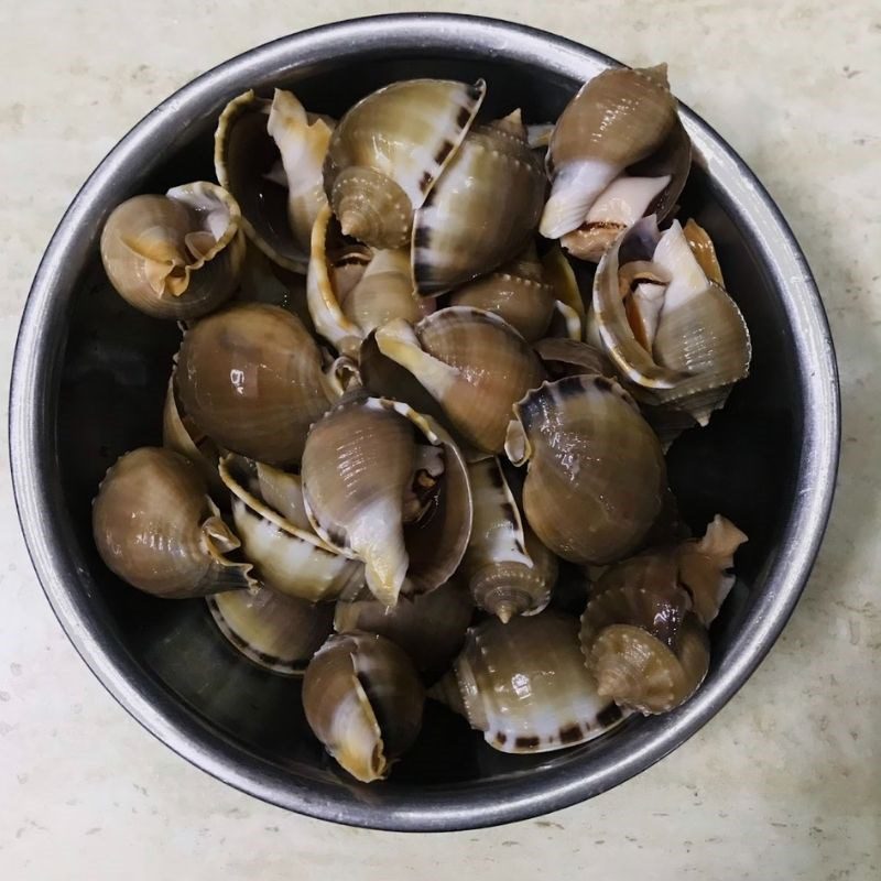 Step 1 Prepare the garlic snails Grilled Garlic Snails with Fish Sauce (recipe shared by users)