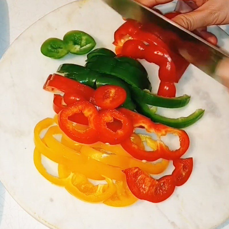 Step 1 Prepare the bell peppers Stir-fried bell peppers vegetarian