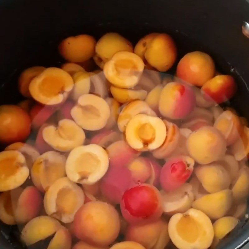 Step 1 Prepare the apricot Cooked Apricot Juice