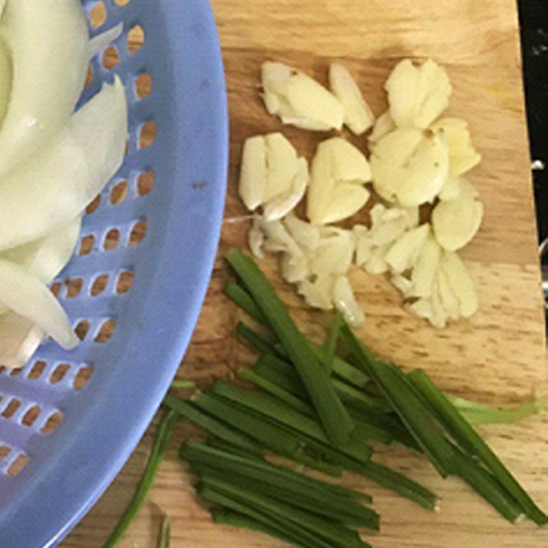 Step 2 Preparing vegetables Chicken stir-fried with cheese