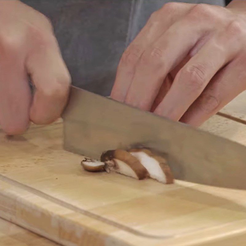 Step 1 Prepare the vegetables for Abalone Porridge with Shrimp and Mushrooms