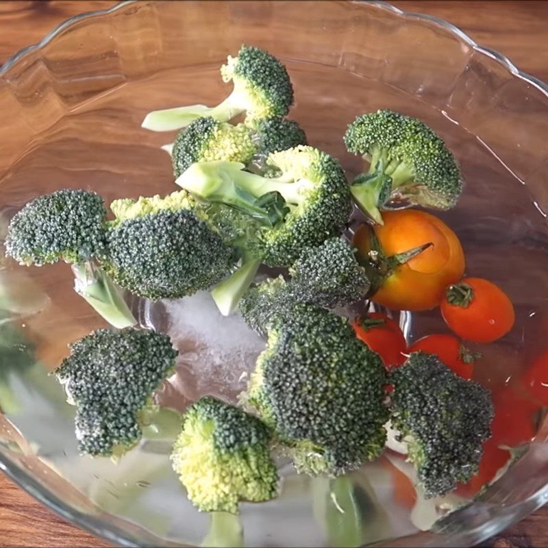 Step 1 Prepare vegetables for Halloween bento