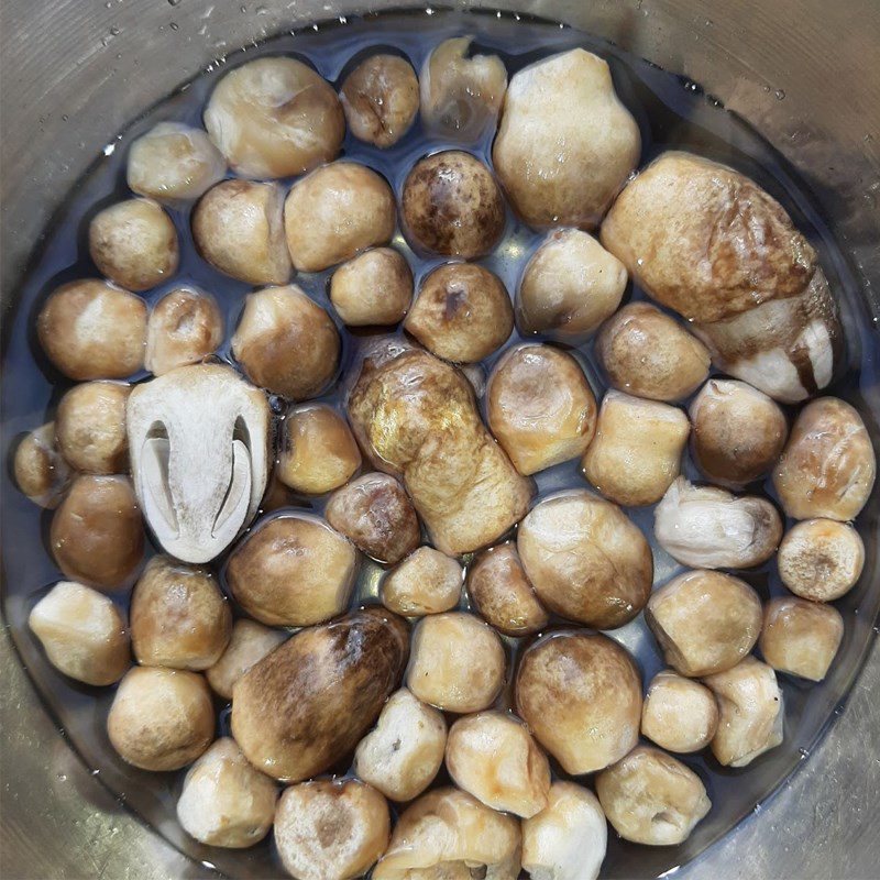 Step 1 Prepare vegetables for Vegetarian Curry (recipe shared by users)