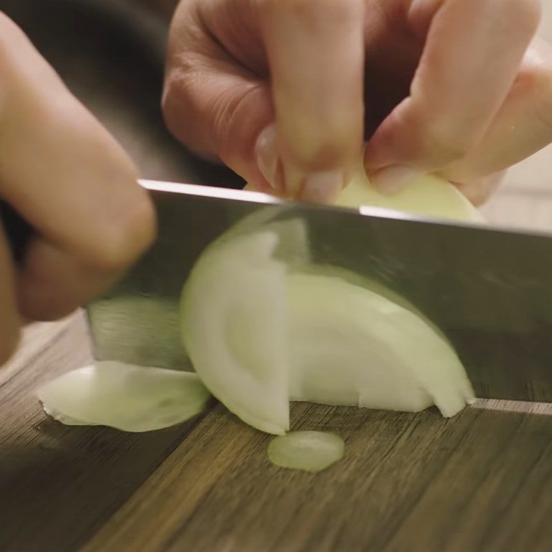 Step 1 Prepare the vegetables for Stir-fried Soba Noodles with Pork