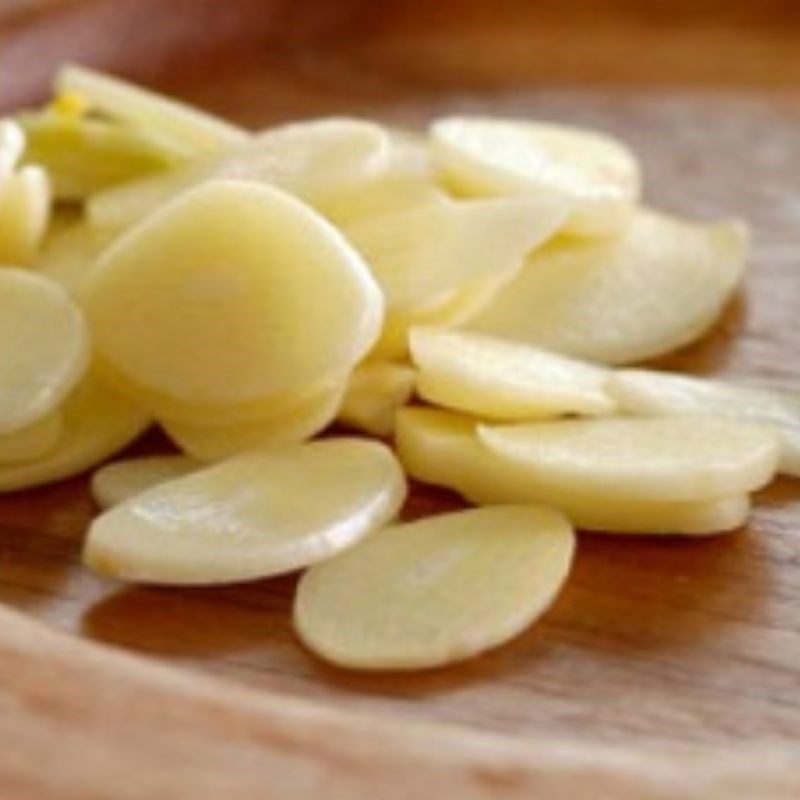 Step 1 Prepare Vegetables for Steamed Pomfret