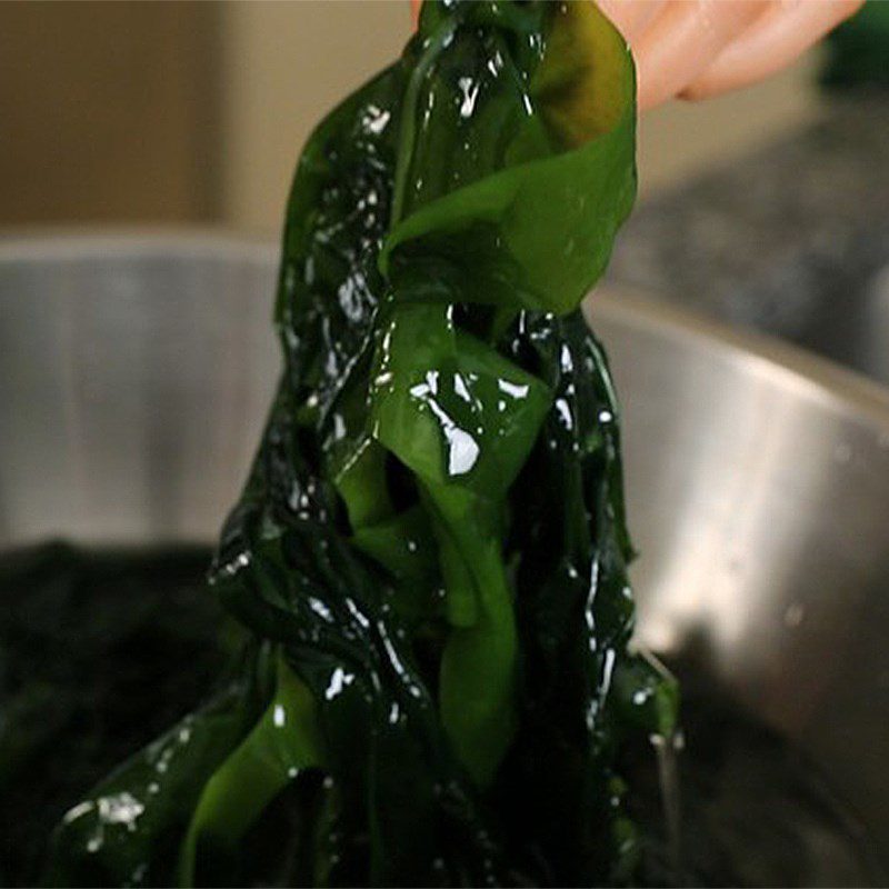 Step 2 Prepare the seaweed for Seaweed Soup