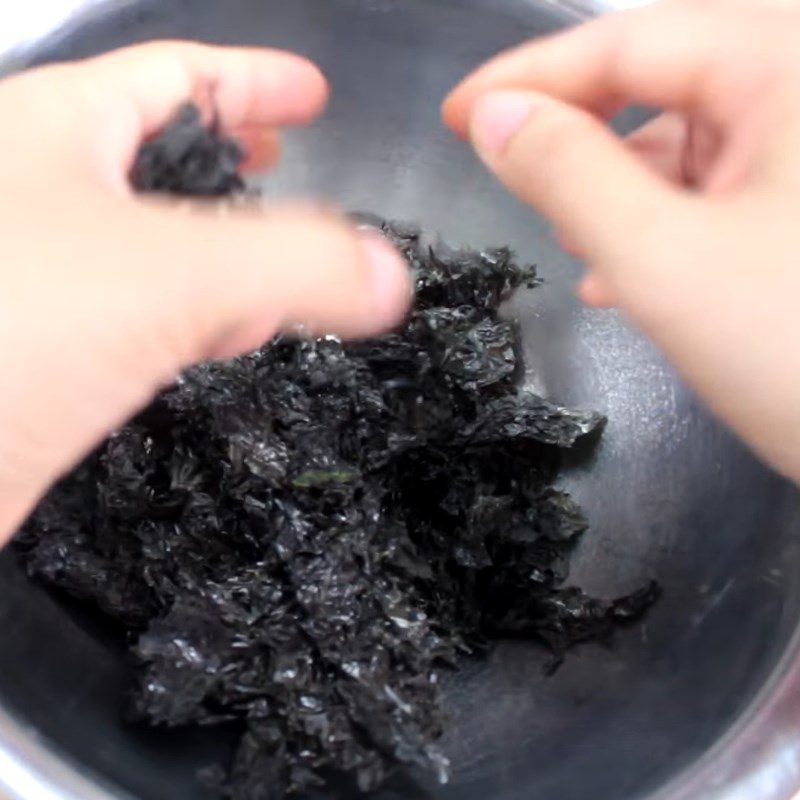 Step 1 Prepare seaweed Roasted seaweed with sesame salt