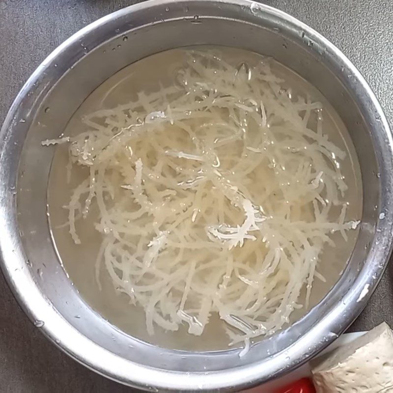 Step 1 Prepare seaweed Rambutan Seaweed Salad