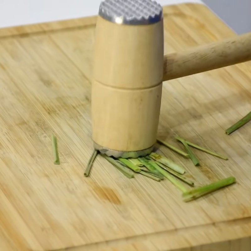 Step 1 Prepare the lemongrass for Lemongrass Honey Tea