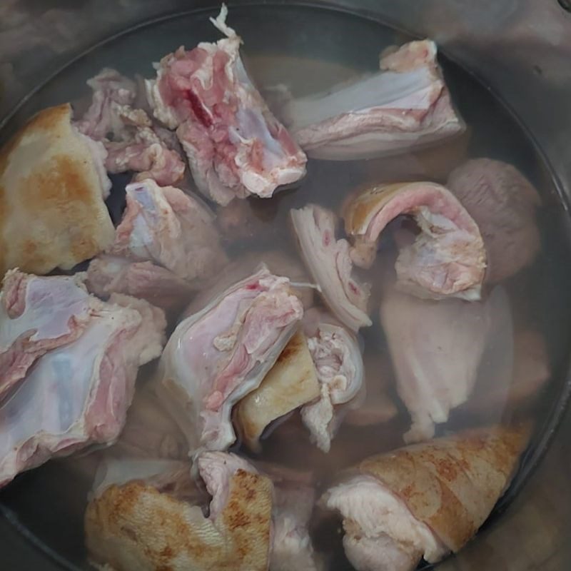 Step 1 Prepare goat ribs Goat Ribs stewed with herbal medicine and wormwood