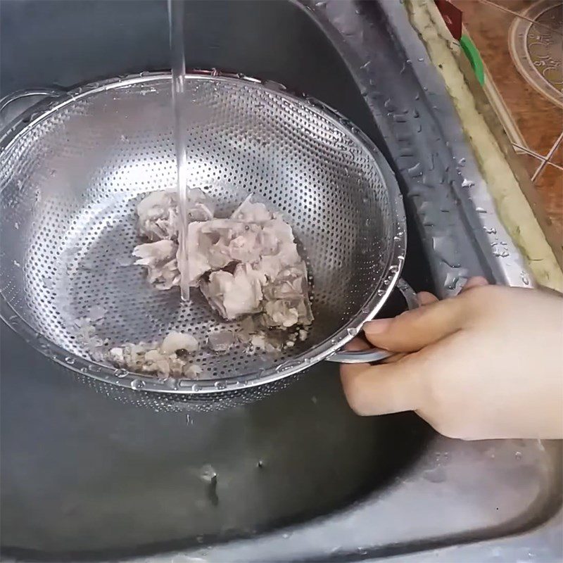 Step 1 Prepare the pork ribs Seaweed Soup with Pork Ribs