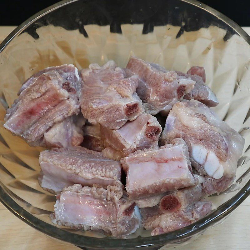 Step 1 Prepare the pork ribs Coca braised ribs