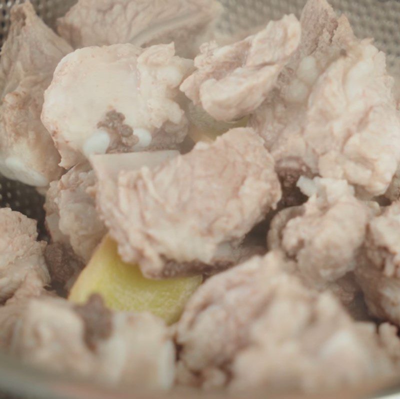 Step 1 Prepare the pork ribs Soft noodle with runny egg