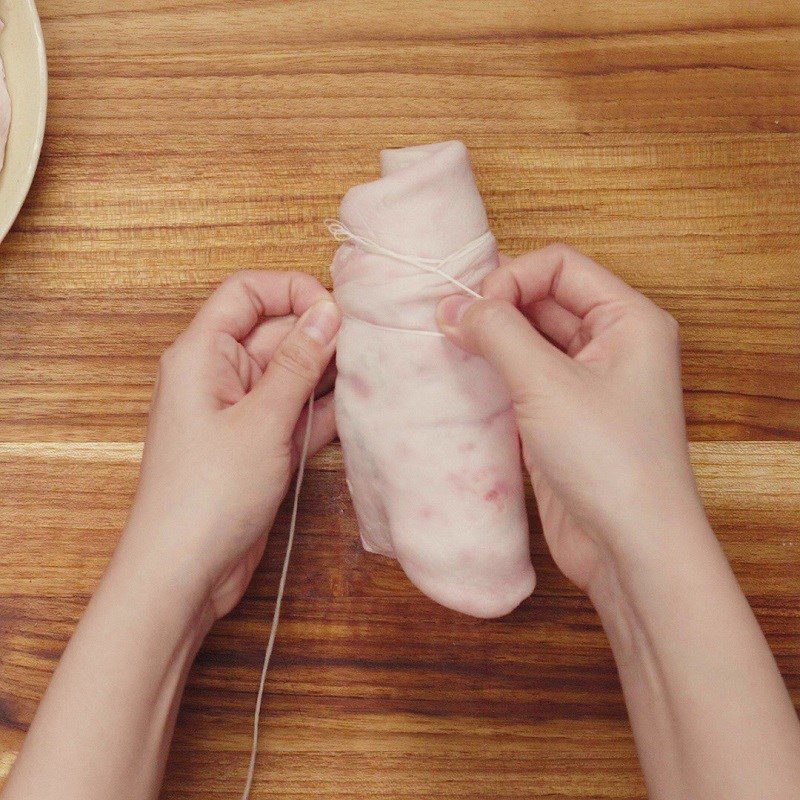 Step 1 Prepare the pig ears Pickled pig ears