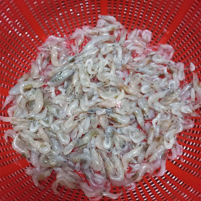 Step 1 Prepare the shrimp for Sweet and Salty Fried Shrimp