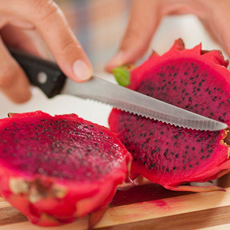 Step 1 Prepare red dragon fruit for Fresh Dragon Fruit Smoothie