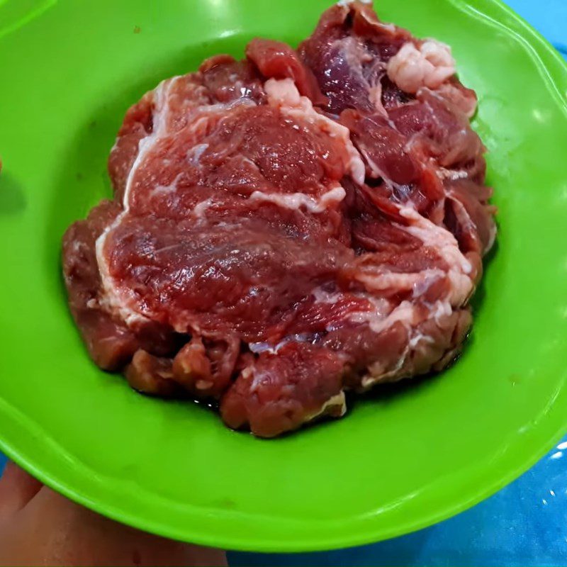 Step 1 Prepare the beef Braised beef with white radish