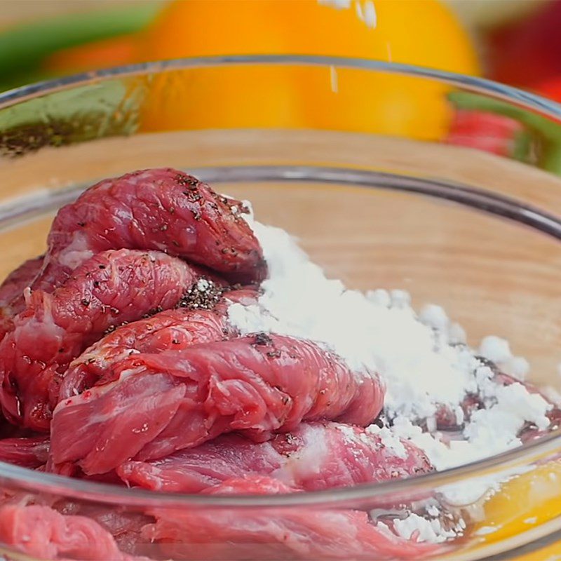 Step 2 Prepare the beef for Chinese-style stir-fried beef