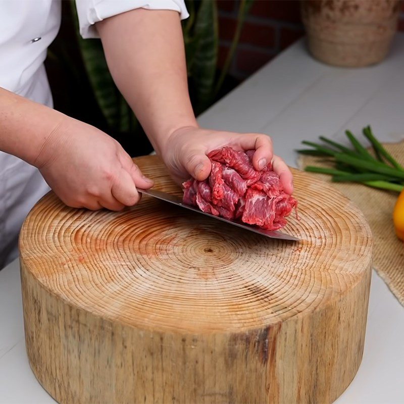 Step 2 Prepare the beef for Chinese-style stir-fried beef