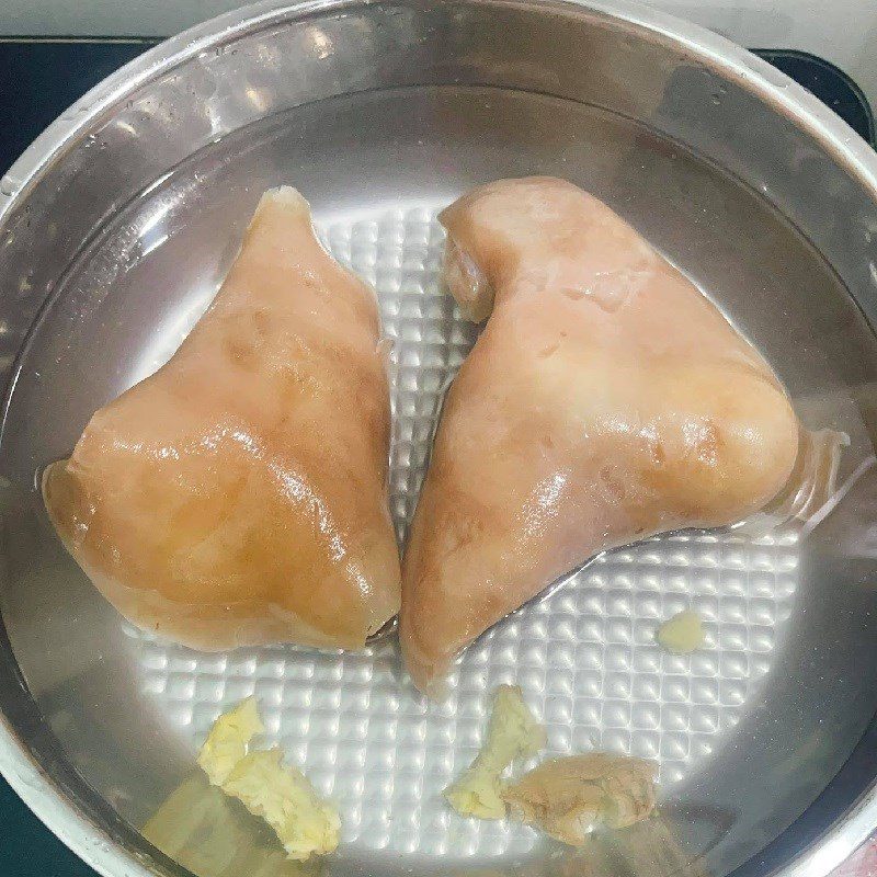 Step 1 Prepare beef Young rambutan salad