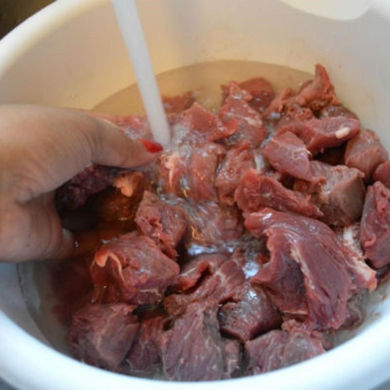 Step 1 Prepare the beef for Fried Egg Noodles with Beef