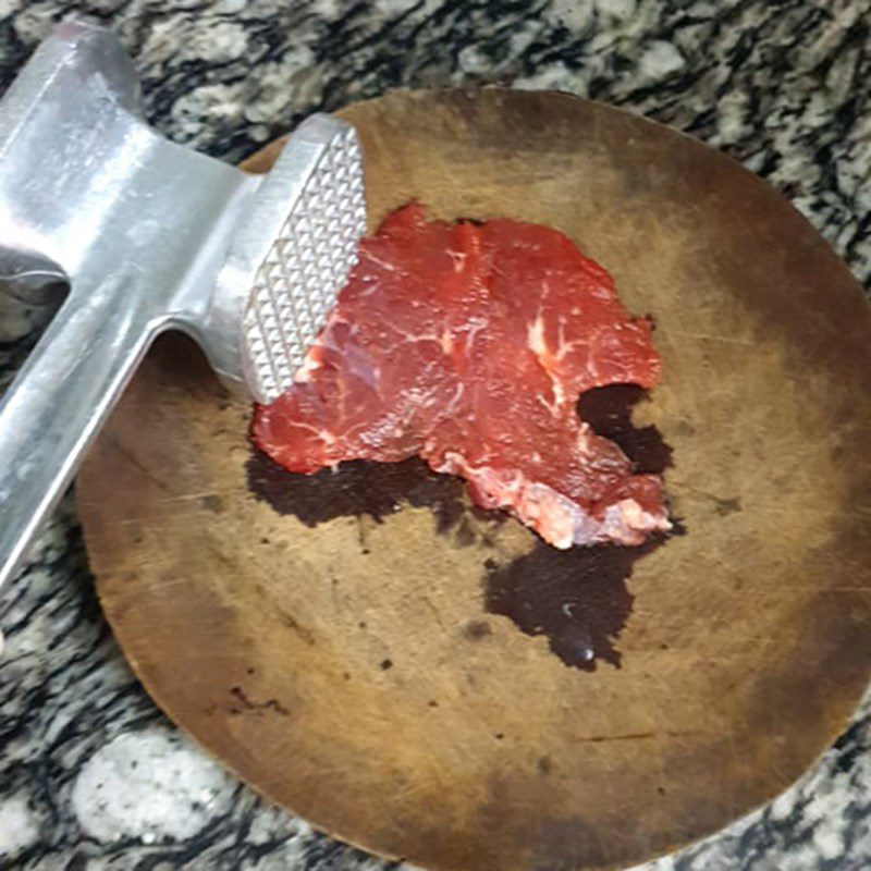 Step 1 Prepare the beef for Steak using an air fryer (Recipe shared by a user)