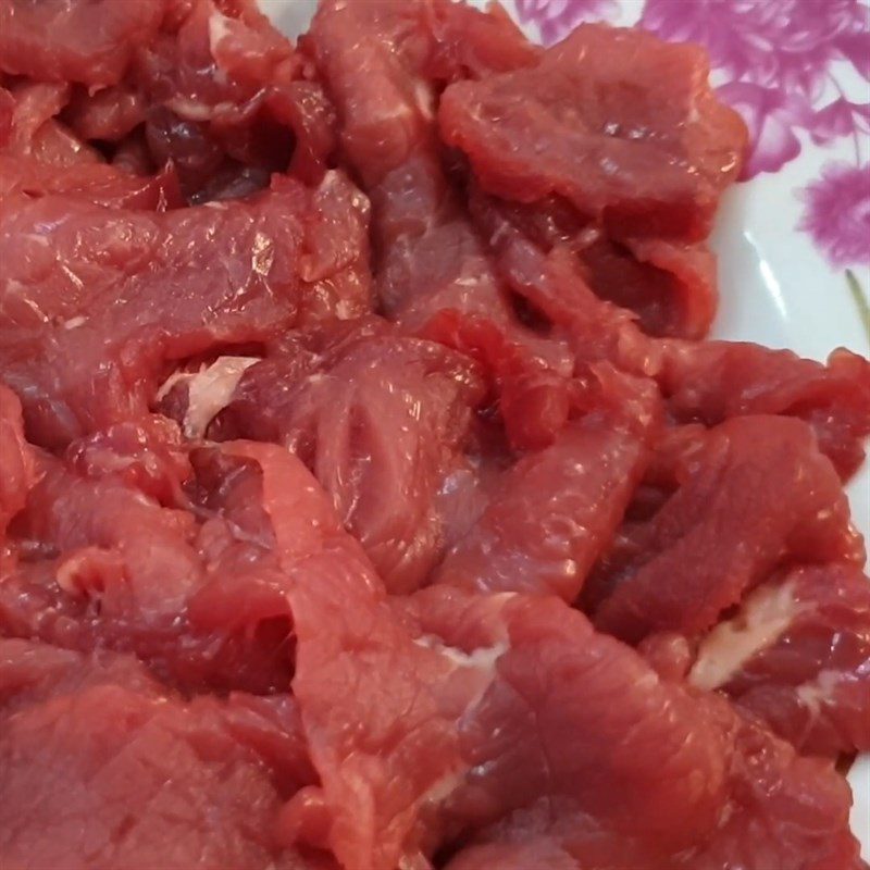 Step 1 Prepare the beef Stir-fried Dried Bamboo Shoot with Beef