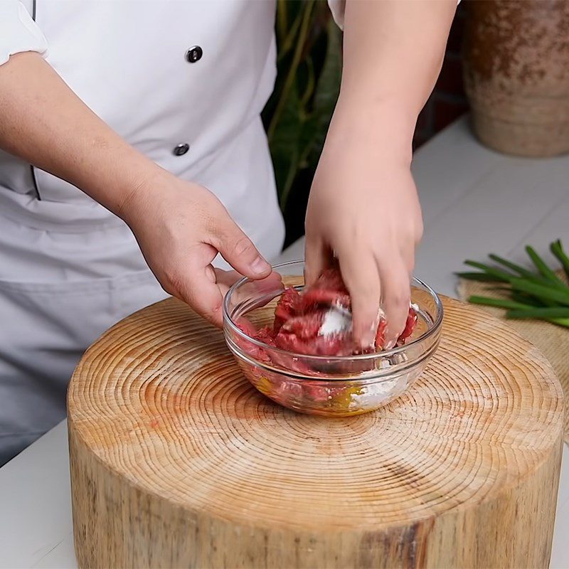 Step 2 Preparing beef for Chinese-style stir-fried beef