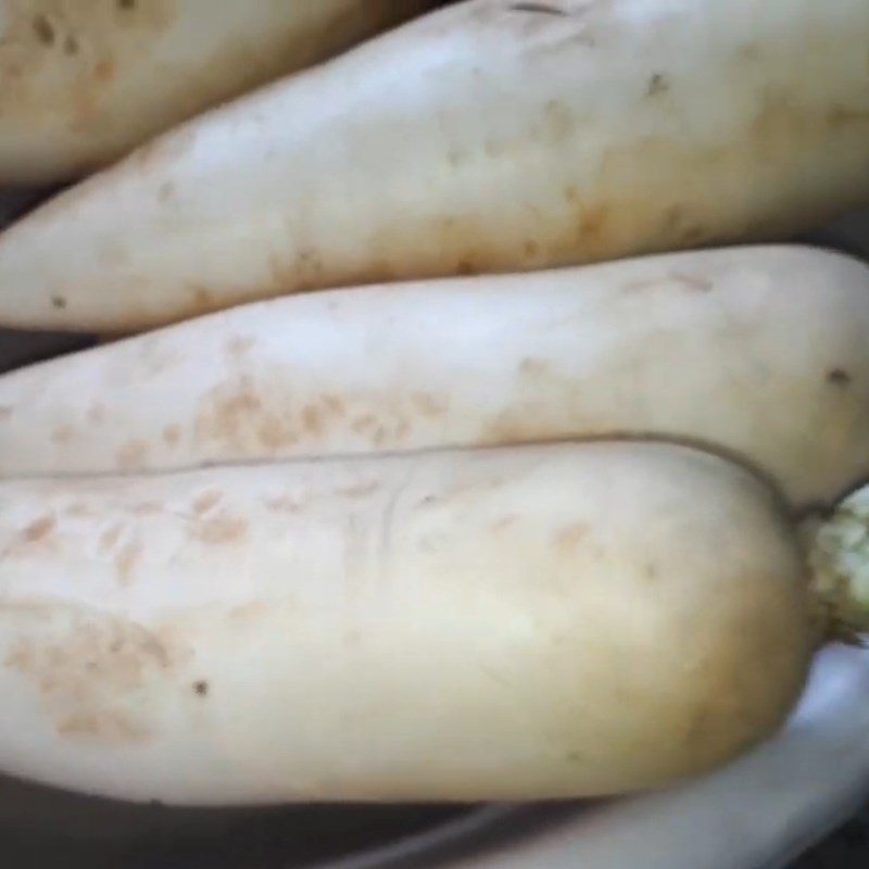 Step 1 Prepare the beef and daikon Stir-fried Daikon with Beef