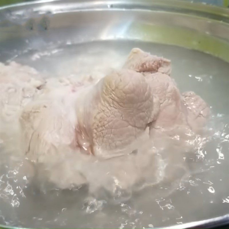 Step 1 Preprocessing pork leg Pork leg salted