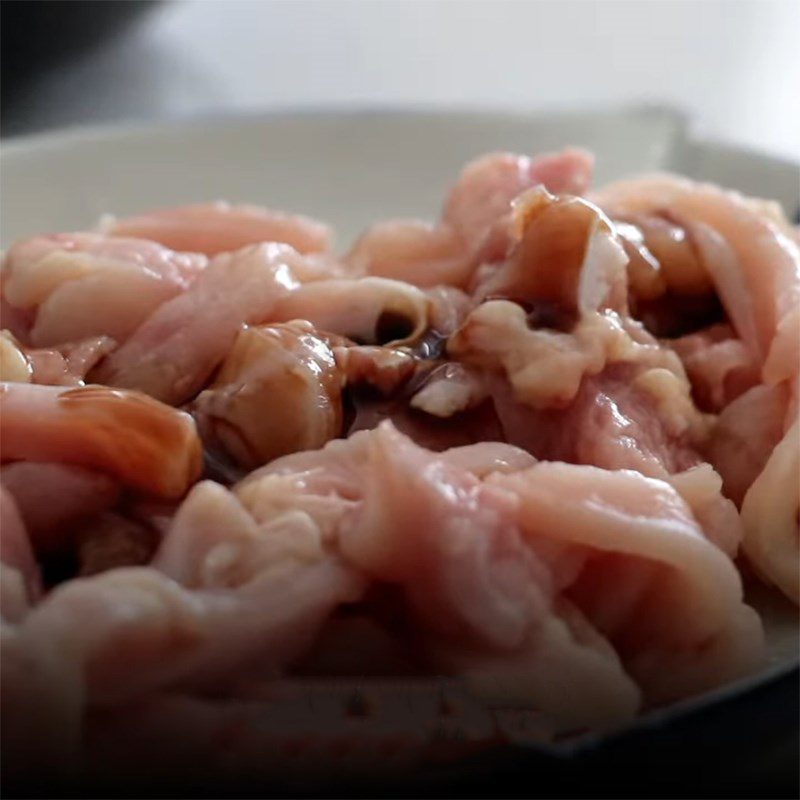 Step 1 Prepare and Marinate the Chicken Stir-Fried Noodles with Chicken and Vegetables