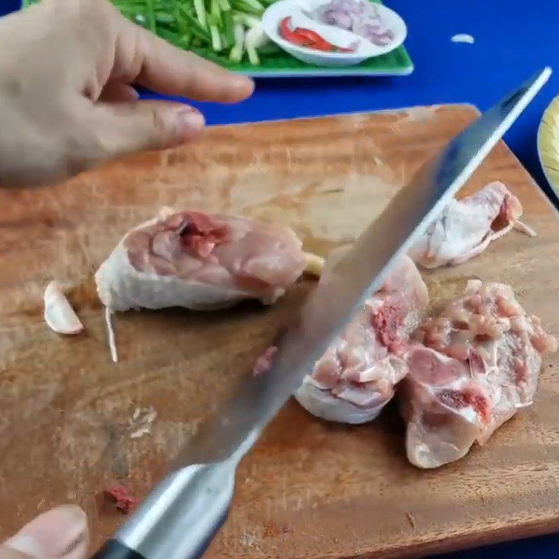 Step 1 Prepare the chicken Braised Chicken with Green Onions