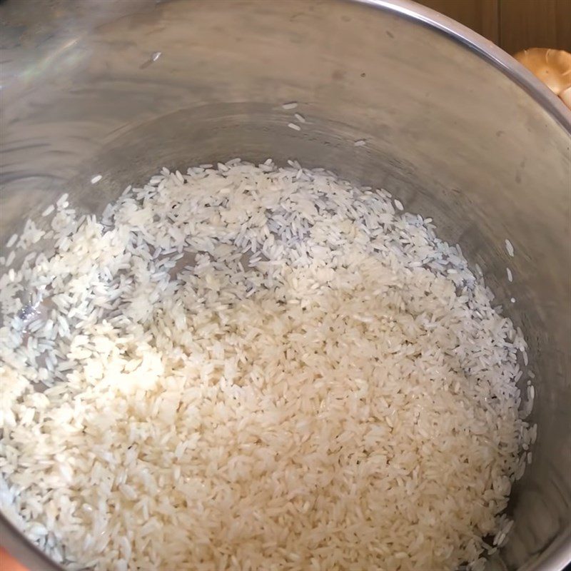 Step 1 Prepare the chicken and cook the porridge Chicken Salad with Vietnamese Coriander