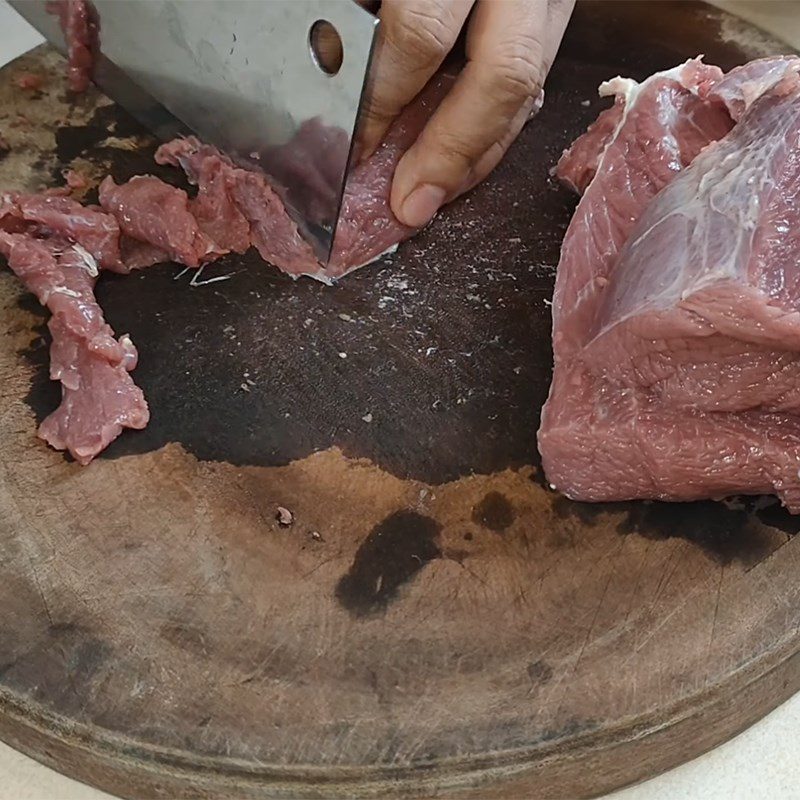 Step 1 Prepare buffalo meat and rice paddy herb Stir-fried buffalo meat with rice paddy herb