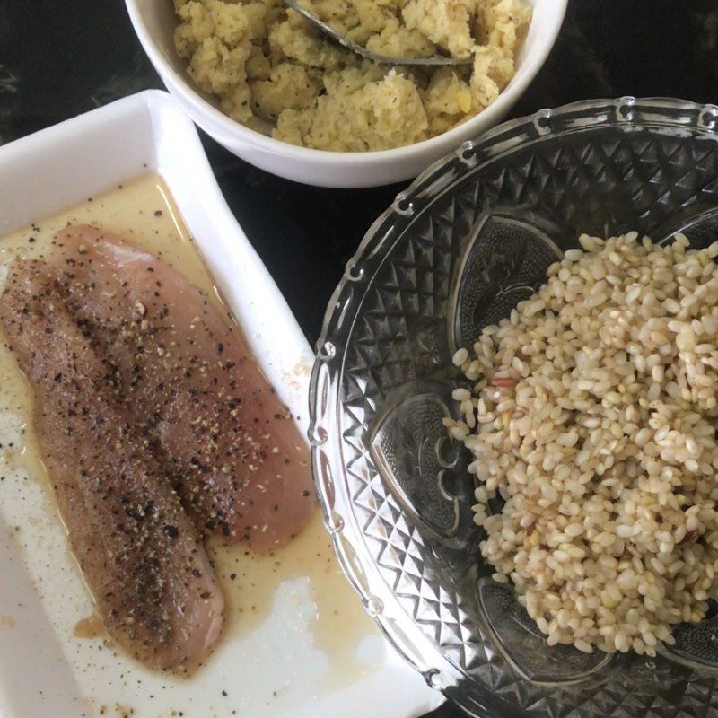 Step 2 Prepare chicken breast for brown rice sticky cake (low calories)