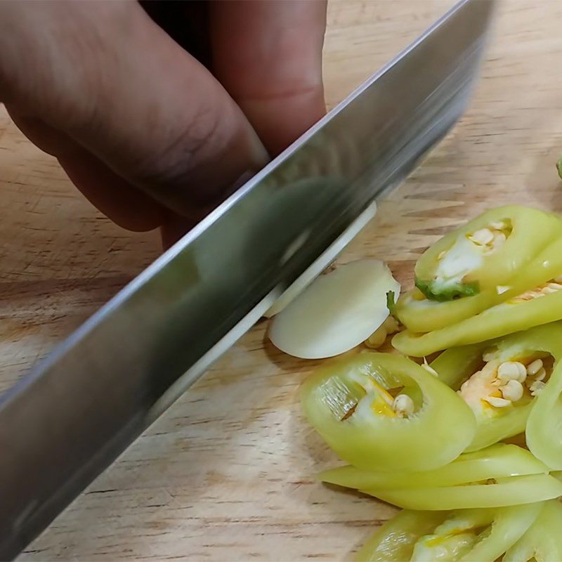 Step 2 Process garlic and chili Sour bamboo shoots with garlic and chili