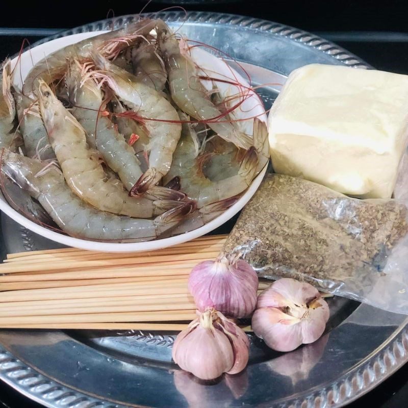 Step 1 Prepping the Prawns Grilled Tiger Prawns with Butter and Garlic