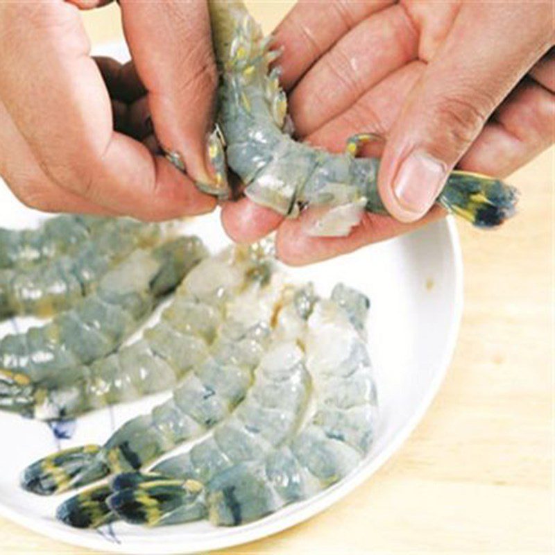 Step 2 Prepare the shrimp for Shrimp Cucumber Soup