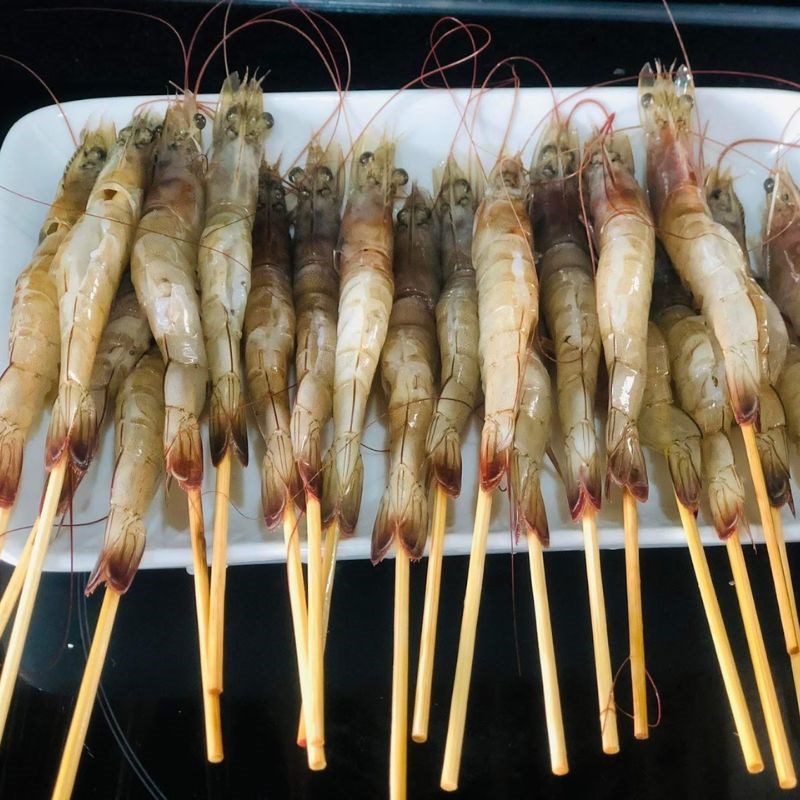 Step 1 Prepping the Prawns Grilled Tiger Prawns with Butter and Garlic