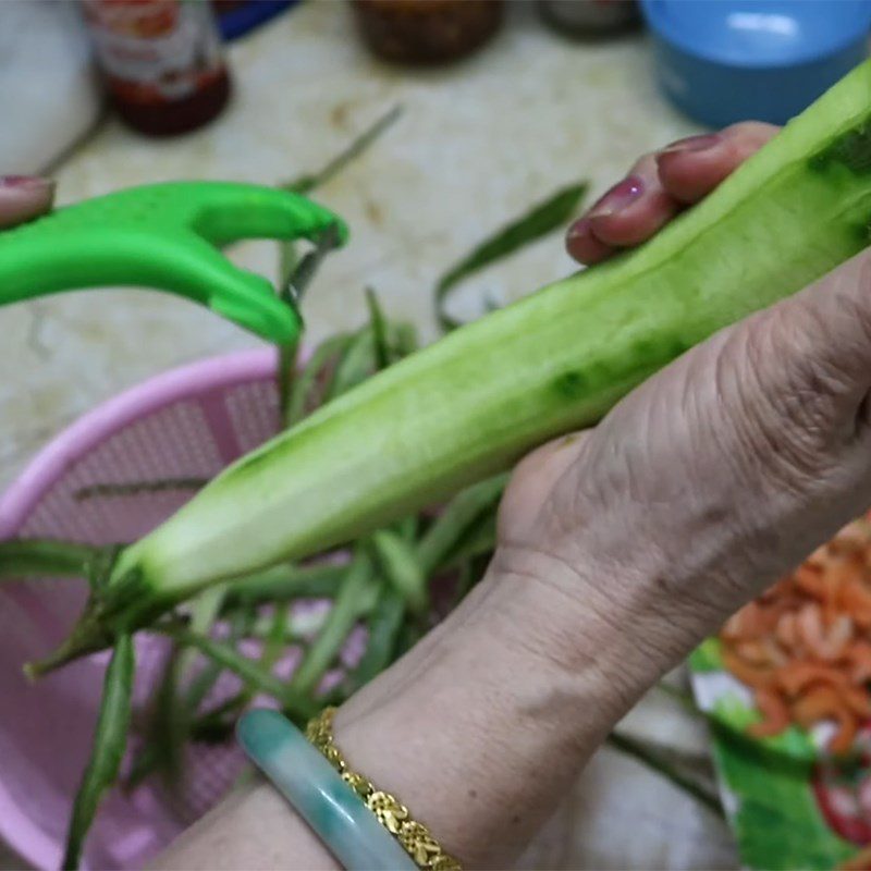 Step 1 Prepare the ingredients for Dried Shrimp Melon Soup