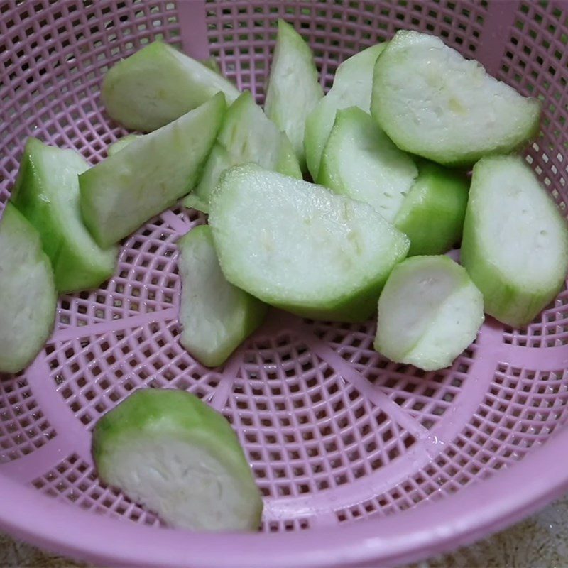 Step 1 Prepare the ingredients for Dried Shrimp Melon Soup