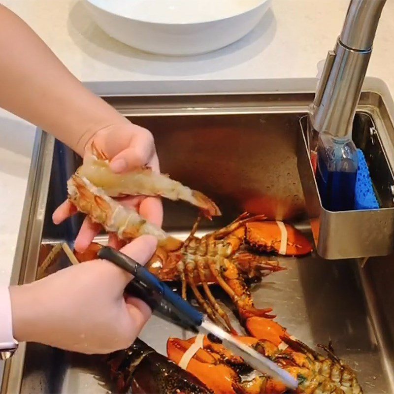 Step 1 Prepare the lobster Lobster with Tamarind Sauce