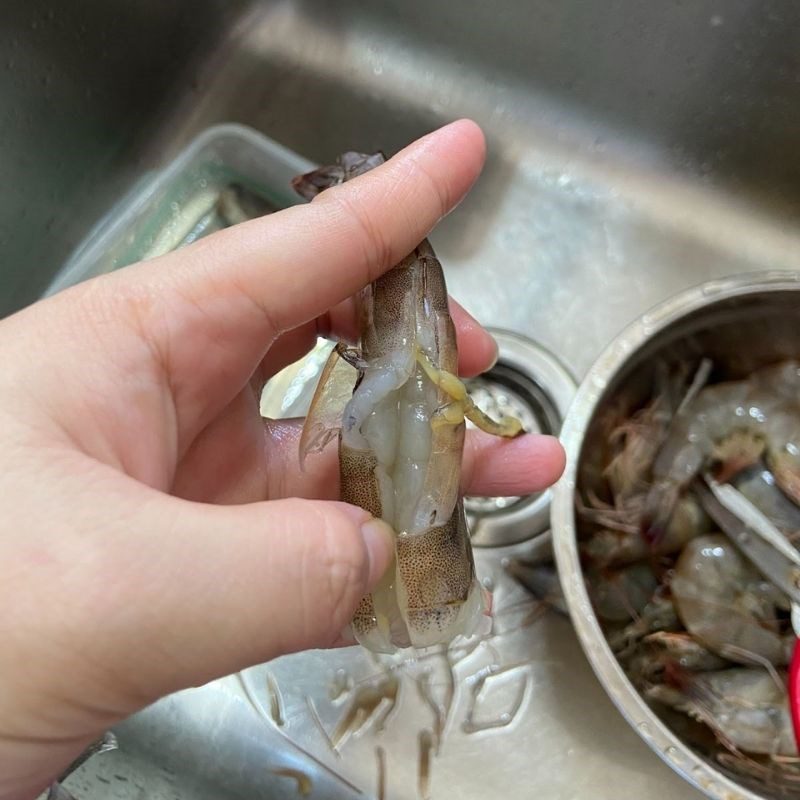 Step 1 Prepare giant tiger prawns for Giant Tiger Prawns in Coconut Garlic Butter Sauce