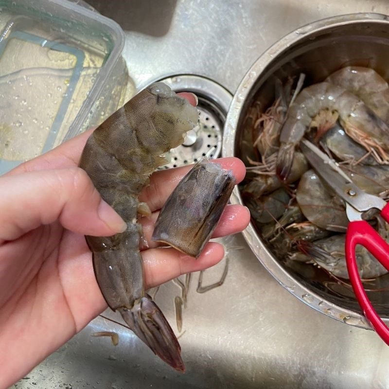 Step 1 Prepare giant tiger prawns for Giant Tiger Prawns in Coconut Garlic Butter Sauce