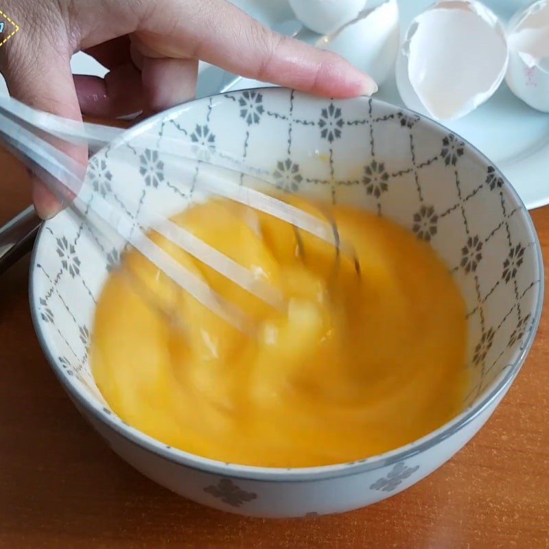 Step 1 Prepare ingredients Soft tofu steamed with minced meat and egg