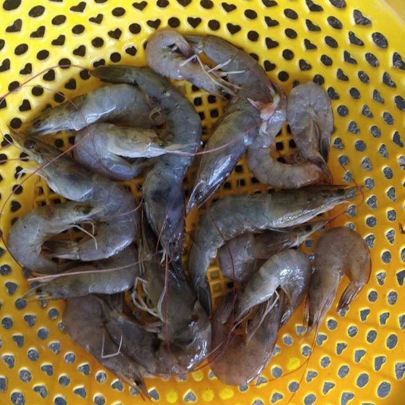 Step 1 Prepare fresh shrimp for fresh shrimp napa cabbage soup