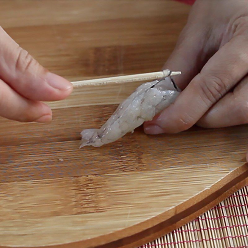 Step 1 Prepare shrimp and pork bones for wonton noodle soup