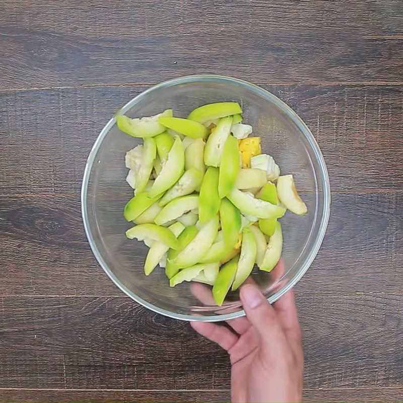 Step 1 Prepare the fruits for fruit shake with salted plum